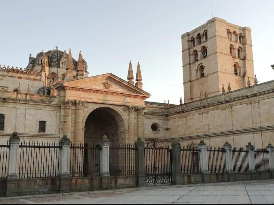 Centrico Piso En Pleno Romanico De 사모라 외부 사진
